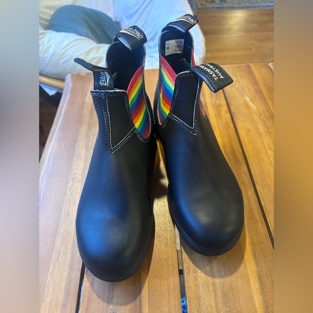 NWOT Blundstone Black Boots with Rainbow Elastic women’s size 8.5 - Picture 7 of 8